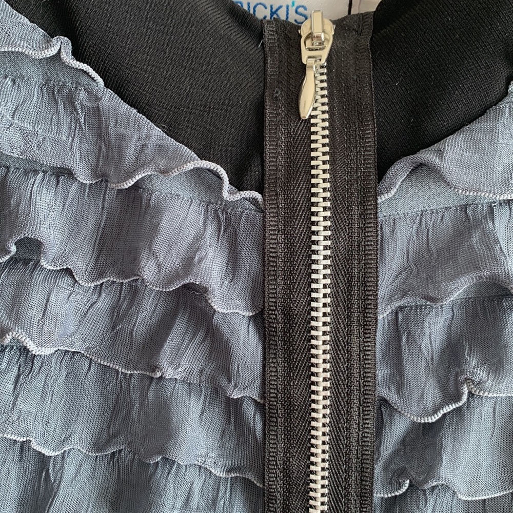 NWT RICKI’S Ruffled Blouse - Picture 2 of 6